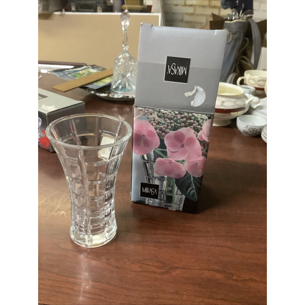 Mikasa Monarchy 4-3/4” Crystal Bud Vase